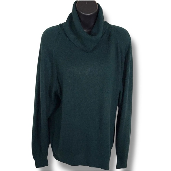 Vintage Medium Green Turtleneck Sweater Womens Long Sleeve Soft Academia - Picture 1 of 11